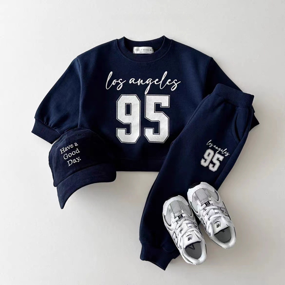 ชุดเสื้อสเวตเชิ้ตพิมพ์ลายตัวเล - Running Gear Kids บทวิจารณ์และราคา